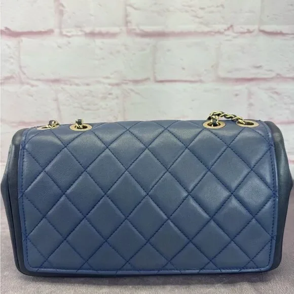CHANEL Lambskin Quilted Medium Graphic Flap Navy Black - Picture 6 of 16